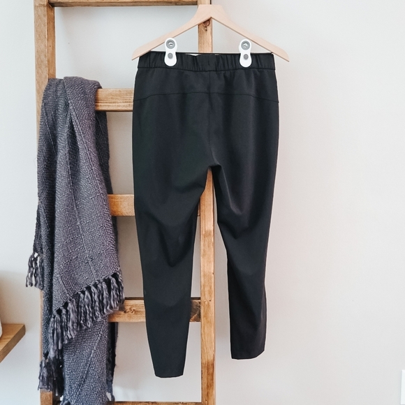 Lululemon On the Fly Pant Black 7/8 Like New (Size 8) - Picture 6 of 9